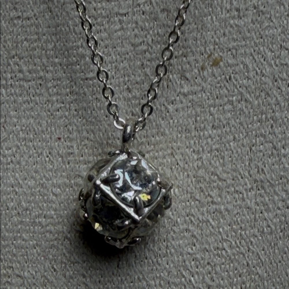 Avon Silver-tone Clear Crystal Pendant Necklace EB#1
